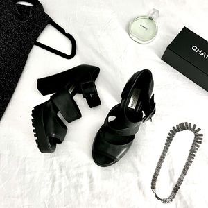 {steve madden} black platform strap sandals